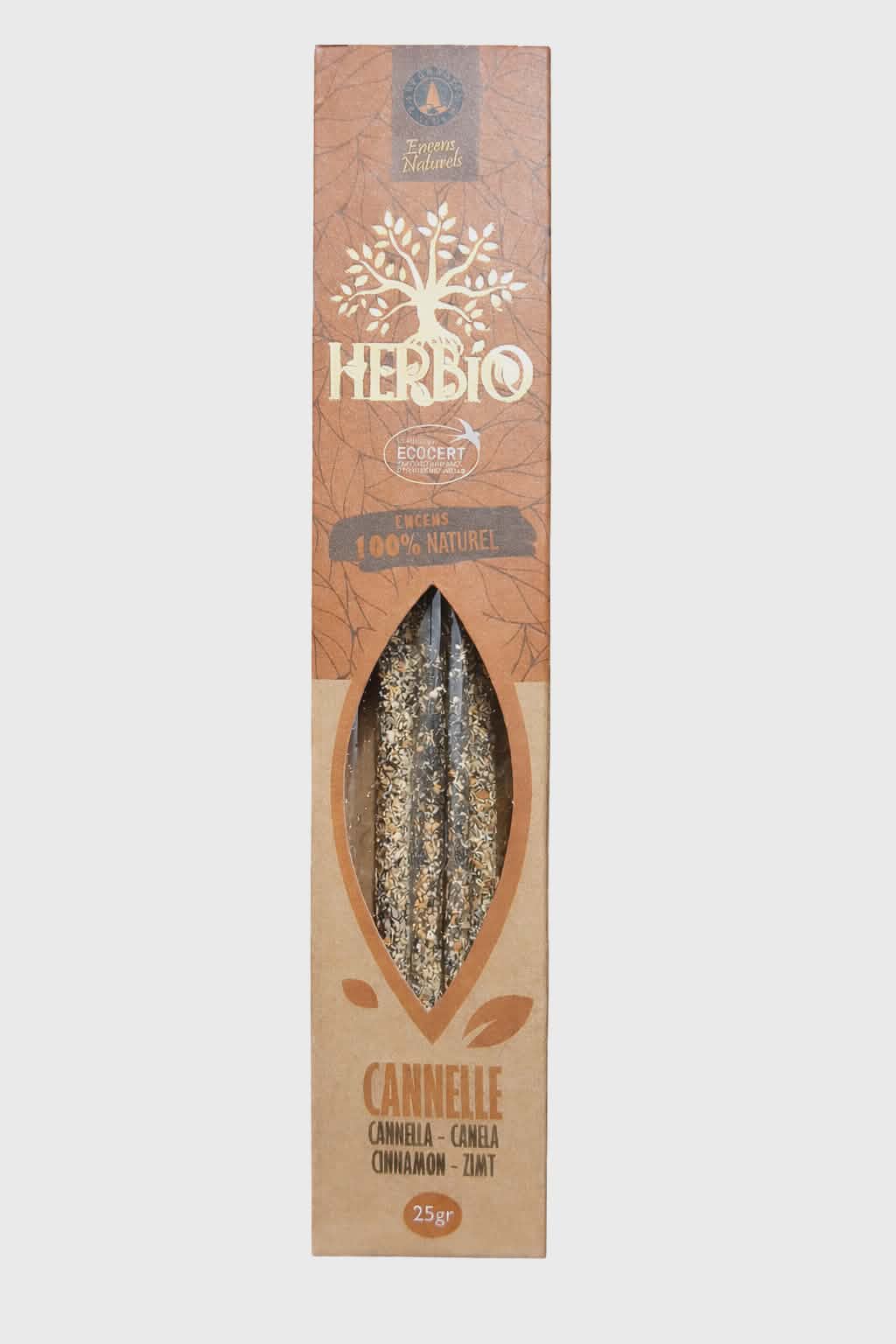 Encens HERBIO Cannelle 25 g en étui kraft avec fenêtre, sur fond blanc; parfum épicé, ambiance chaleureuse et cocooning.