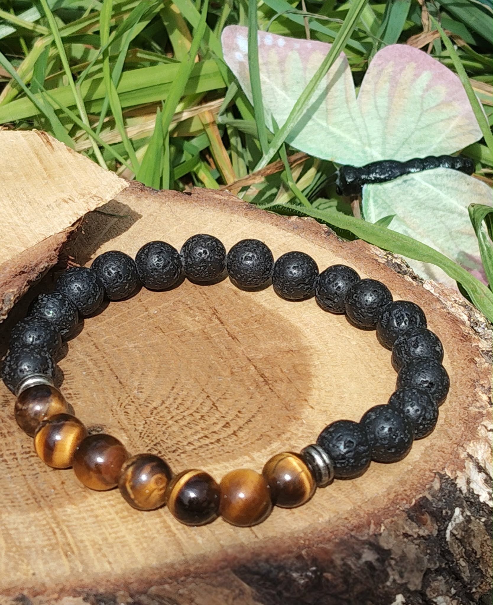 Bracelet œil de tigre et pierre de lave 8 mm sur élastique, tranche de bois, herbes et papillon, volonté, aplomb, clarté