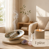 Sauge fumante dans une coquille avec bougie, cristal, améthyste et quartz rose, visuel de nettoyage énergétique pour 1 pièce.