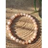 Bracelet pierre de soleil 6 mm orange pêche sur support en bois, perles rondes lumineuses pour joie intérieure, élan personnel et confiance sereine