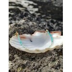 Bracelet en amazonite facettée et cuivre plaqué or sur coquillage blanc, décor minéral en Bretagne, bijou femme fin et lumineux