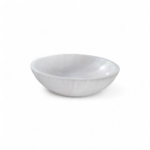 Bol en sélénite 15 cm présenté sur fond blanc épuré, avec sa teinte nacrée et lumineuse, idéal pour évoquer purification, apaisement et harmonie dans un espace sacré.