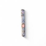 encens-magie-noire-pose-sur-fond-blanc-ambiance-mystique-protection-symbolique-ancrage-et-purification