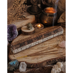 Porte-encens cercueil en bois et pierre de lune en mise en scène mystique, avec bâton d’encens, fumée douce et ambiance rituelle.