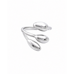 Bague triple goutte argentée détourée sur fond blanc, modèle ajustable en acier inoxydable à finition polie.