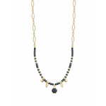 Collier Onyx naturel et acier inoxydable doré détouré sur fond blanc, strass noir décoratif et pendentifs fins.