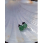 Puces Aventurine Verte 6 mm sur coquille nacrée, pierres vertes polies en inox 304 pour une touche délicate.