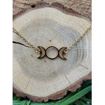 Bracelet Triple Lune doré en acier inoxydable, bijou ésotérique inspiré des phases lunaires au style mystique