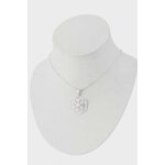 Pendentif graine de vie en argent 925 sur buste avec chaîne fine, présentation épurée sur fond blanc
