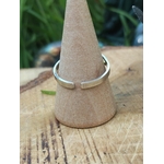 Dos de la bague nœud de sorcière, acier inox, ouverture réglable visible sur cône