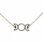 Bracelet Triple Lune doré en acier inoxydable sur fond blanc, bijou femme fin au symbole lunaire élégant