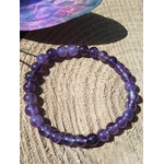 Bracelet améthyste sur rondin de bois avec papillon, perles polies 6 mm pour paix intérieure, intuition et équilibre émotionnel