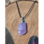 Collier pendentif améthyste sur bois, bijou spirituel pour apaisement du cœur et douceur intérieure