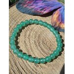 Bracelet aventurine verte 6 mm sur tranche de bois avec plume colorée, perles rondes pour douceur affective et ouverture du cœur