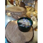 bougie lavande mèche en bois ambiance chaleureuse déco bois et lumière dorée améthyste brute anti stress