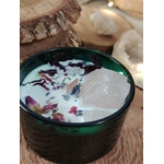 bougie cire de soja parfum rose du maroc décor bois quartz rose brut douceur et apaisement émotionnel