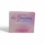 Le Petit Oracle des Sœurcières (L’Atelier des Sœurcières) : coffret rose/lilas présenté seul sur fond clair, photo produit épurée pour oracle de guidance en français
