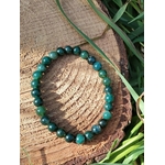 Bracelet Agate Mousse 6 mm vert-bleuté sur bois brut avec feuilles vertes, harmonie naturelle et stabilité émotionnelle