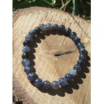 Bracelet cordiérite ou iolite sur bois texturé, perles bleu nuit, gris bleuté et violet ardoise pour vision intérieure, apaisement mental et finesse perceptive