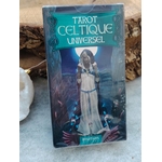 Tarot Celtique Universel – boîte du jeu de tarot divinatoire, posé sur table bois, décor ésotérique avec pierres naturelles