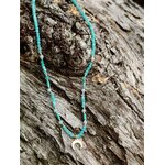 Collier amazonite bleu-vert avec tube turquoise et pendentif lune sur bois et écorce en Bretagne, détente, confiance douce et parole plus fluide