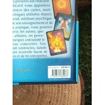 Détail du dos du coffret « Le Tarot Psychique » : visuel de cartes et code-barres, boîte bleue sur bois
