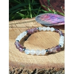 Bracelet clairvoyance création Magic Gaïa sur rondin de bois avec papillon violet, perles de Quartz Seven et Péristérite, intuition et équilibre