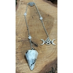 Pendule péristérite (pierre de lune) facetté, personnalisable sur demande, chaîne argentée, perles blanches, triple lune, sur bois, intuition, apaisement