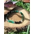 Bracelet Fibromyalgie sur rondin de bois, perles noires et vertes en pierres naturelles pour ancrage profond et protection douce