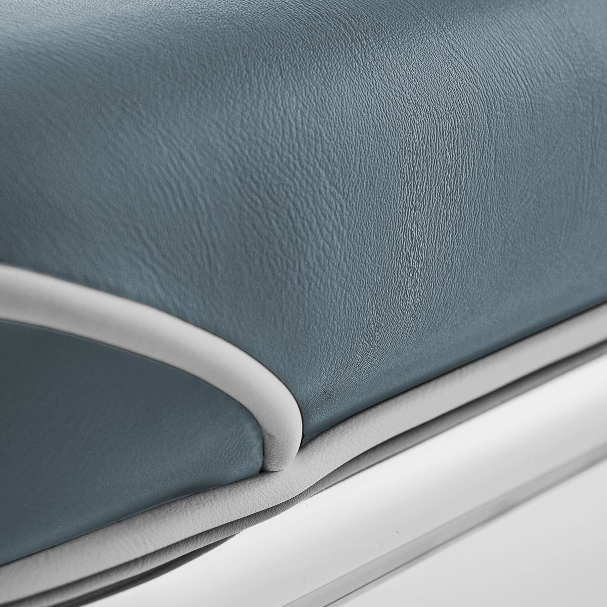 chaise de cuisine Lexington avec passepoil blanc