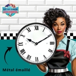 horloge murale émaillée vintage chiffres romains