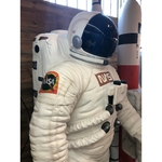 statue en résine dun astronaute de la nasa grandeur réelle