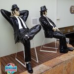 statue en résine des blues brothers assis
