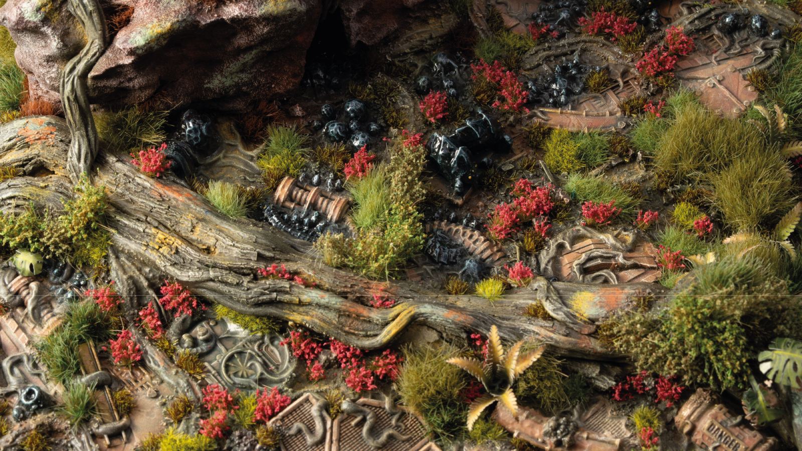 poppy-tiny-flowers-diorama-1600x900