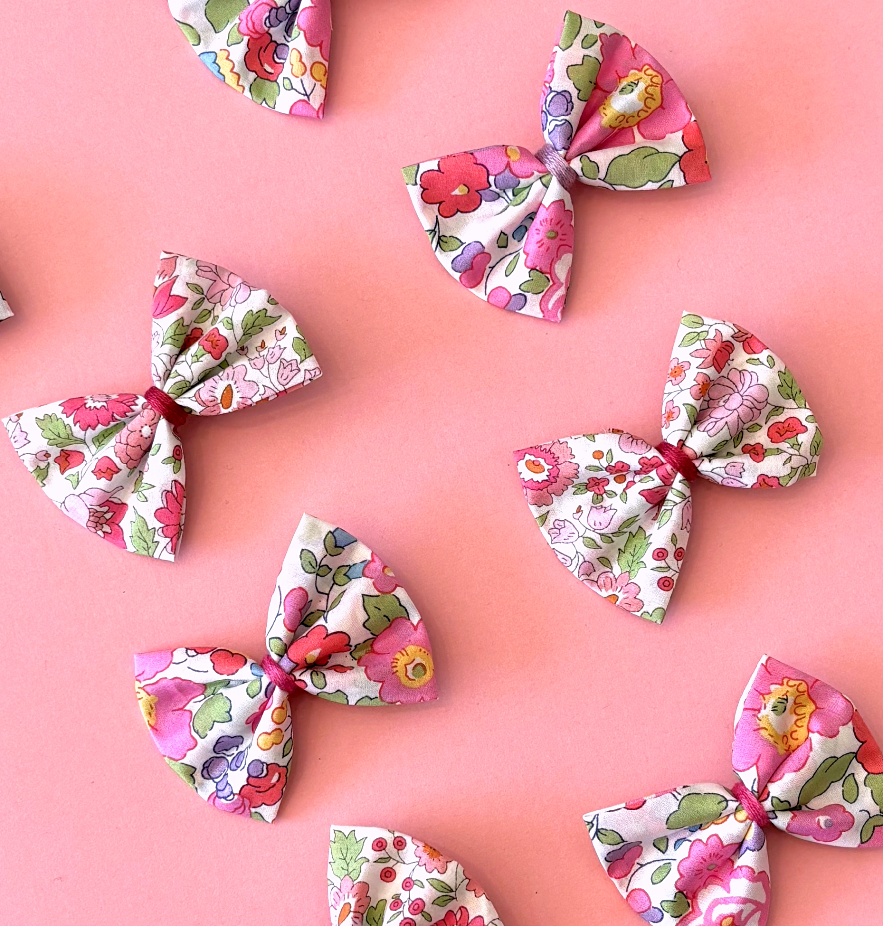 Barrette noeud multi rose 1