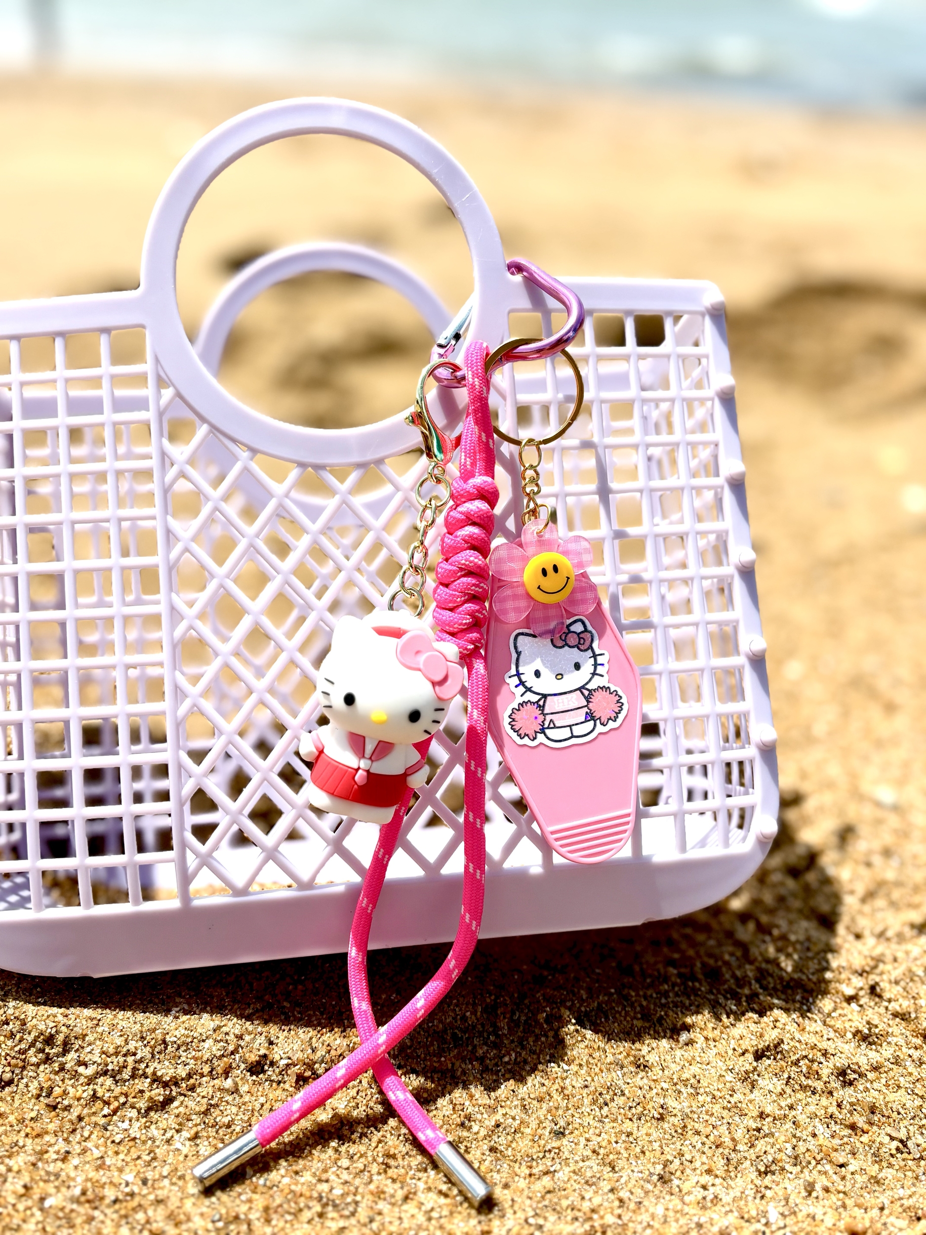 hello kitty pompom