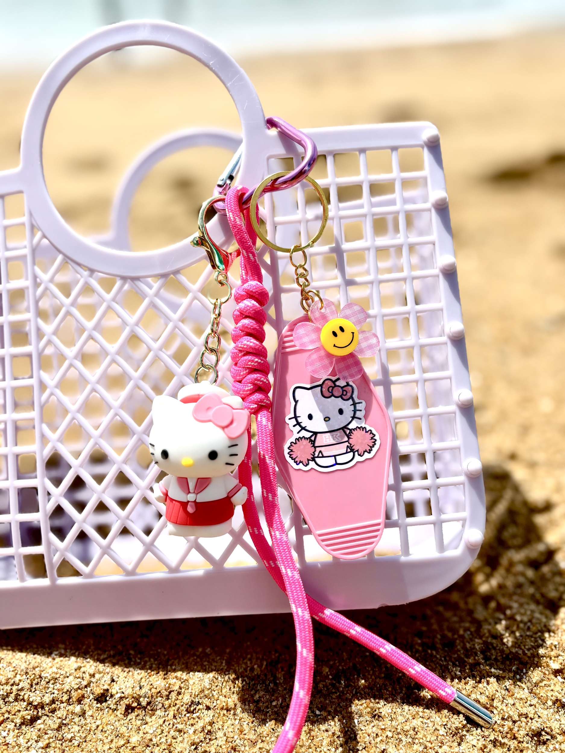 hello kitty pompom 5
