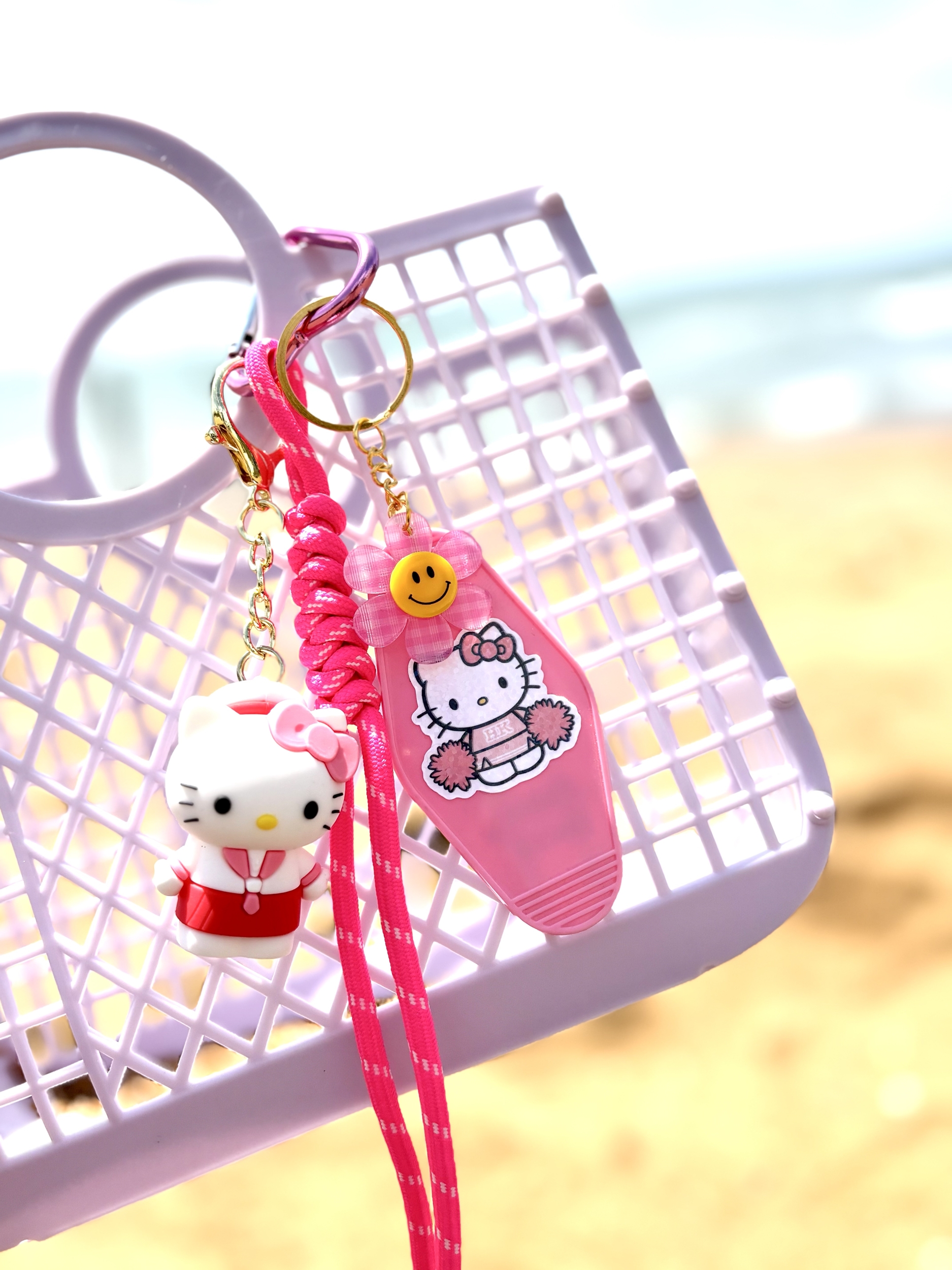 hello kitty pompom 4