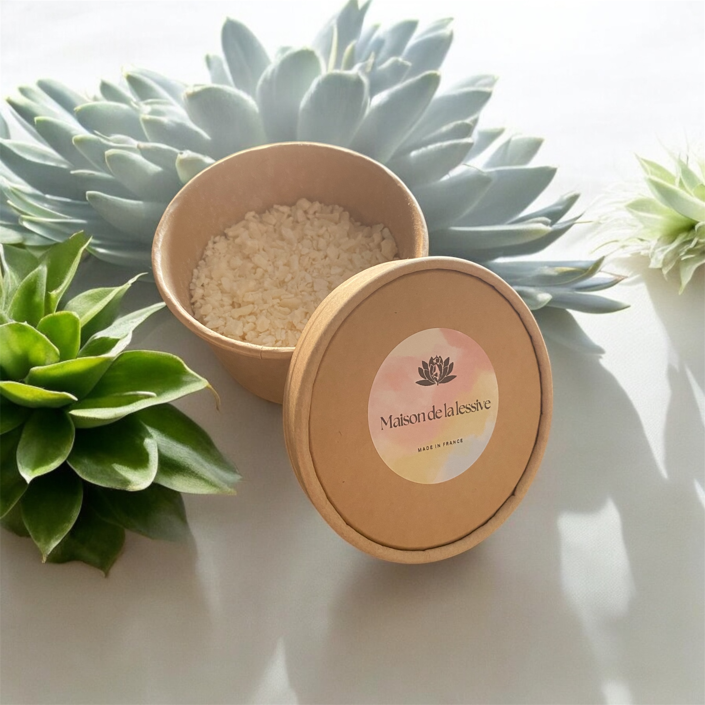 Photo de lessive naturelle maison dans une box décourverte sur maison de la lessive, une lessive naturelle maison pas chère et idéale pour bébé.