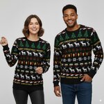 weihnachtspullover-im-wald-paar