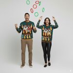 weihnachtspullover-wurfspiel-paar