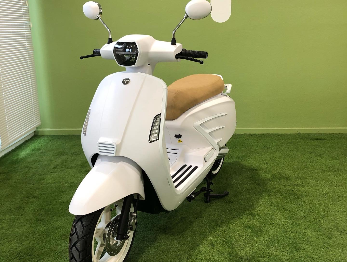 scooter blanc