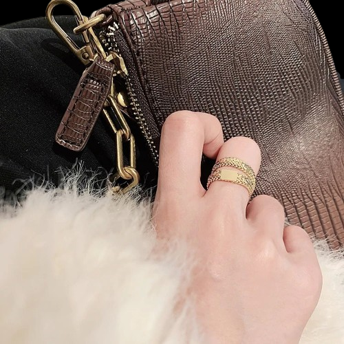 design-sense-bague-double-couche-en-os_description-13-removebg-preview (1)