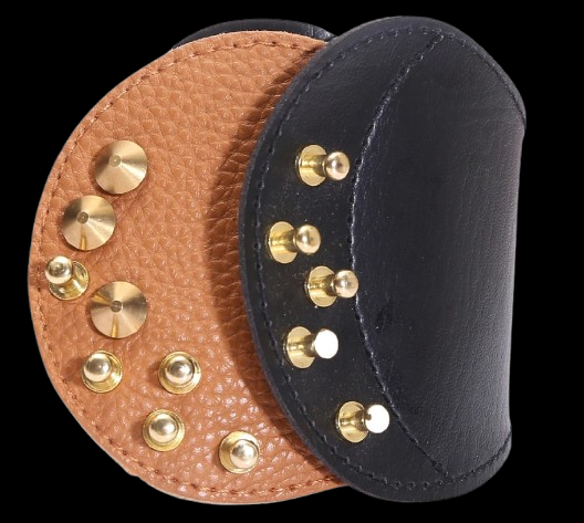 d-d-mode-femmes-punk-bracelet-large-en_main-2__2_-removebg-preview
