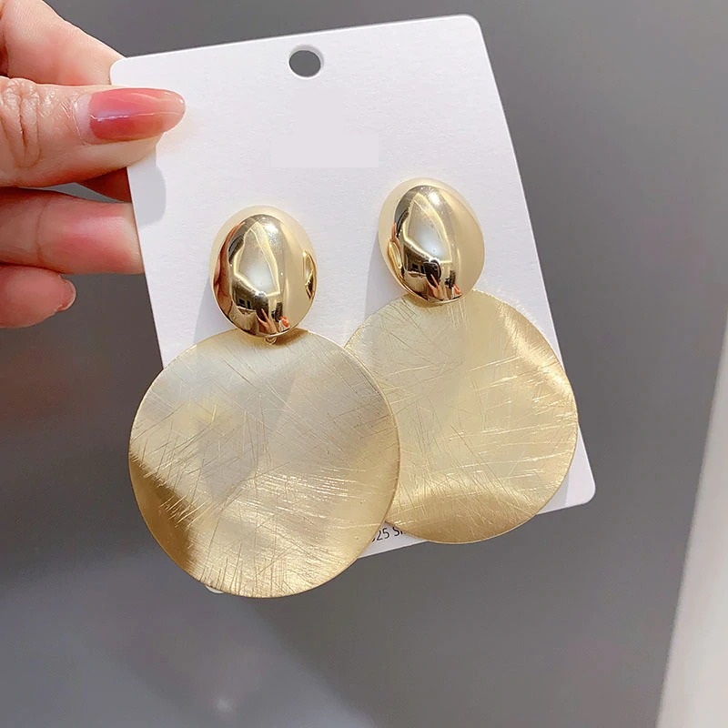 boucles-doreilles-coreennes-pour-femmes_main-4