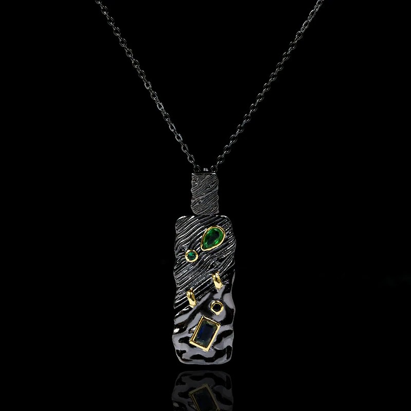 collier-avec-pendentif-en-zircon-et-cris_description-9