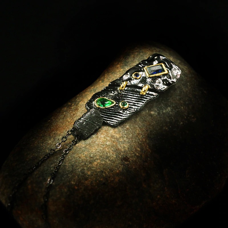 collier-avec-pendentif-en-zircon-et-cris_description-10
