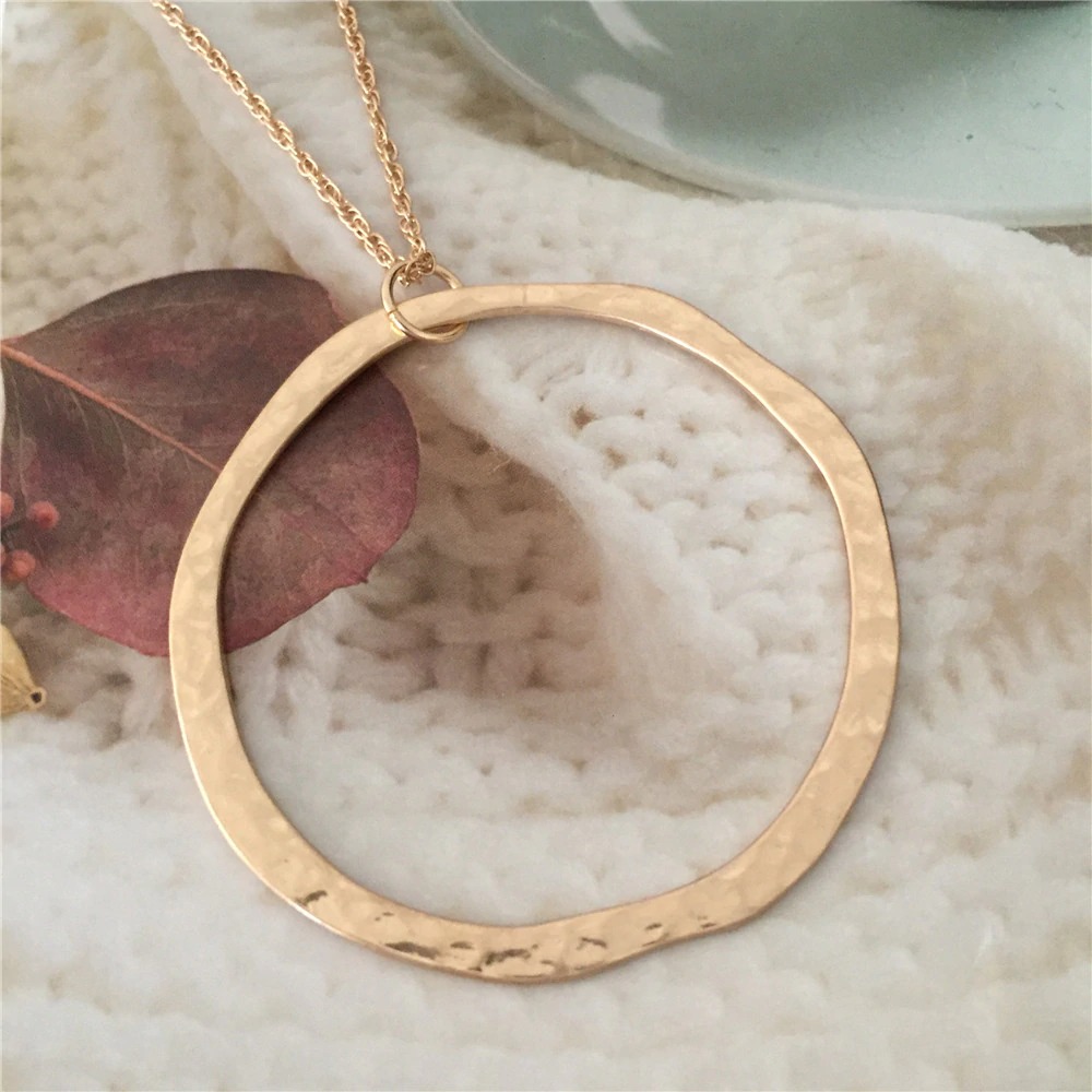 collier-long-avec-pendentif-en-grand-cer_description-21
