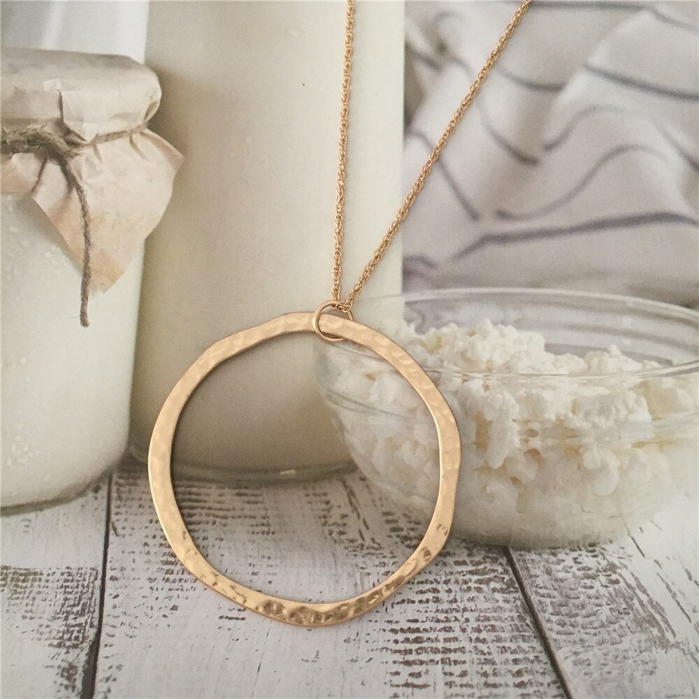 collier-long-avec-pendentif-en-grand-cer_main-0