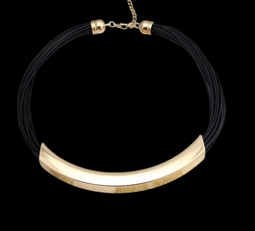 collier-en-cuir-noir-design-simple-cha_main-3-removebg-preview (1)